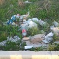 Via Barletta: i rifiuti restano a «terra»