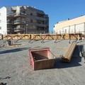Crolla un solaio durante i lavori all'ex macello di via Canosa: due feriti