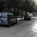 Corsia preferenziale dei Bus: a che serve se ci parcheggiano?