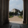 Scritte, insulti, svastiche, sporcizia: violato il Monumento ai Caduti