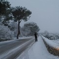 Neve e turisti: lo spettacolo magico di Castel del Monte