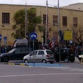 Bloccato il passaggio a livello di Viale Gramsci: continua la protesta