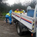 Cisterna d'acqua e coperte per la tendopoli di Via Monte Faraone