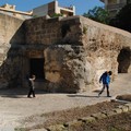 Tornano i visitatori nell'antica Chiesa di Santa Croce