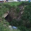 Auto in una scarpata: due fratelli feriti in codice rosso