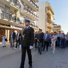 Folla di fedeli alla processione della Madonna dell'Altomare
