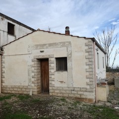 Il locale, abbandonato da circa 8 anni, dove sarà realizzato il panificio