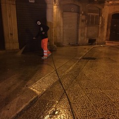 Intervento di sanificazione intorno a Palazzo Ducale e vie limitrofe