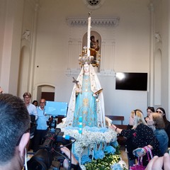 Folla di fedeli alla processione della Madonna dell'Altomare