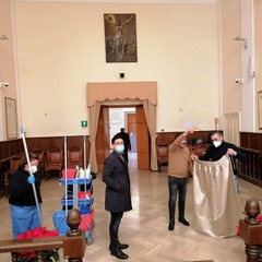 Donazione nuovi arredi per la sala consiliare di Palazzo di Città