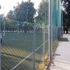 Degrado del campo di calcetto comunale