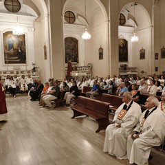 Pia Associazione Crociferi di Andria: cerimonia di vestizione per tre nuovi confratelli