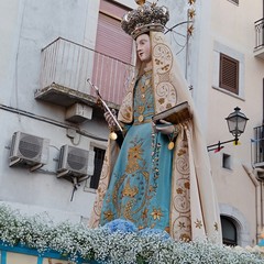 Folla di fedeli alla processione della Madonna dell'Altomare