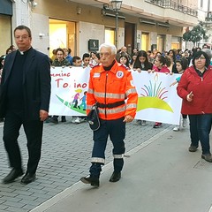 Ieri sera in Via Regina Margherita dalla Chiesa Immacolata si è mossa per le vie della città, la marcia organizzata dalla Regione Puglia, dall'Ufficio Regionale Scolastico , dalla Direzione Didattica Statale I Circolo Oberdan di Andria, da tutte le scuole pugliesi intitolate a Don Tonino Bello e dalla Diocesi di Andria. Hanno preso parte alla marcia il dirigente scolastico dell'Oberdan professoressa Nicoletta Ruggiero, il Sindaco fi Andria Nicola Giorgino, l'assessore Gianluca Bruno, il vicario generale del Vescovo di Andria fon Gianni Massaro, l’ Associazione “Misericordia, le scu