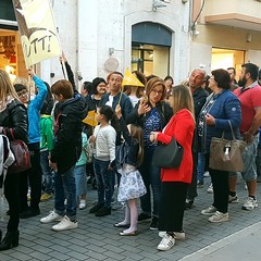 Ieri sera in Via Regina Margherita dalla Chiesa Immacolata si è mossa per le vie della città, la marcia organizzata dalla Regione Puglia, dall'Ufficio Regionale Scolastico , dalla Direzione Didattica Statale I Circolo Oberdan di Andria, da tutte le scuole pugliesi intitolate a Don Tonino Bello e dalla Diocesi di Andria. Hanno preso parte alla marcia il dirigente scolastico dell'Oberdan professoressa Nicoletta Ruggiero, il Sindaco fi Andria Nicola Giorgino, l'assessore Gianluca Bruno, il vicario generale del Vescovo di Andria fon Gianni Massaro, l’ Associazione “Misericordia, le scu