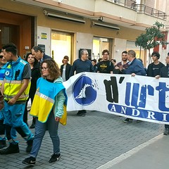 Ieri sera in Via Regina Margherita dalla Chiesa Immacolata si è mossa per le vie della città, la marcia organizzata dalla Regione Puglia, dall'Ufficio Regionale Scolastico , dalla Direzione Didattica Statale I Circolo Oberdan di Andria, da tutte le scuole pugliesi intitolate a Don Tonino Bello e dalla Diocesi di Andria. Hanno preso parte alla marcia il dirigente scolastico dell'Oberdan professoressa Nicoletta Ruggiero, il Sindaco fi Andria Nicola Giorgino, l'assessore Gianluca Bruno, il vicario generale del Vescovo di Andria fon Gianni Massaro, l’ Associazione “Misericordia, le scu
