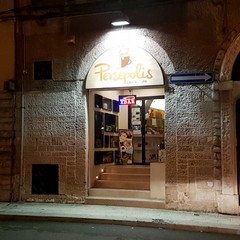 Ultimi sorsi di cultura al caffè letterario “ Persepolis”