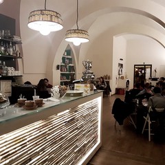 Ultimi sorsi di cultura al caffè letterario “ Persepolis”