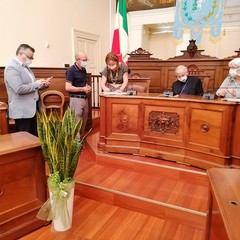 Il Comune riceve in dono 17 opere di Michele Ficarazzo