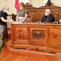 Il Comune riceve in dono 17 opere di Michele Ficarazzo