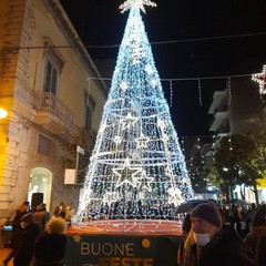 Accensione albero di Natale e mercato straordinario