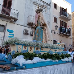 Folla di fedeli alla processione della Madonna dell'Altomare