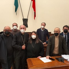 Mons. Giovani Massaro accolto a Palazzo di Città