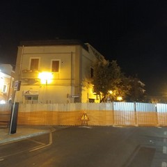 Caduta calcinacci in via Pisani, chiusa totalmente la strada al traffico