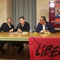 Paolo Borrometi con il libro "Un morto ogni tanto", squarcia il velo della mafia