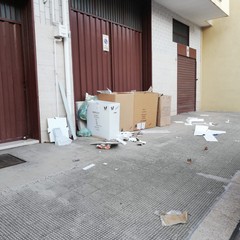 perennemente in ritardo la raccolta carta in via Goffredo Normanno