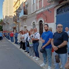 Folla di fedeli alla processione della Madonna dell'Altomare
