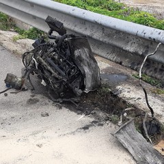 Auto ribaltata sulla strada per Castel del Monte