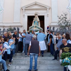 Folla di fedeli alla processione della Madonna dell'Altomare