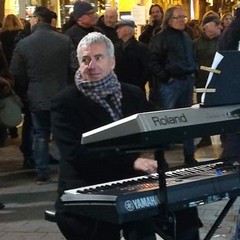 Musica natalizia e live band in viale Crispi
