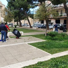 pulizia di piazza SS. Trinità