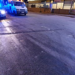 Camion perde gasolio dal serbatoio: traffico bloccato in via Padre Leone Dehon