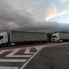 Mobilitazione autotrasportatori contro il caro carburante