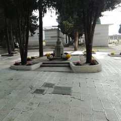 Commemorazione dei Defunti: al Cimitero rubati anche gli addobbi floreali