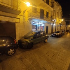 Piazza Duomo deserta ad Andria dopo le transenne anti assembramenti