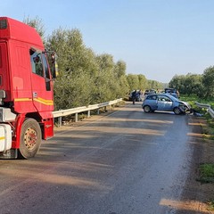 Assaltata cisterna d'olio a Terlizzi. Incidente sull'Andria Bisceglie