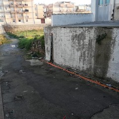 Degrado e fogna a cielo aperto, questa è Via Matteotti