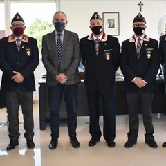 Il Questore Pellicone consegna le medaglie di commiato ai poliziotti in congedo