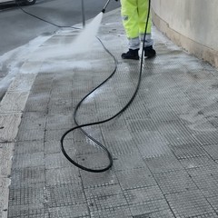 sanificazione straordinaria effettuata sul perimetro dell'ospedale "Bonomo"