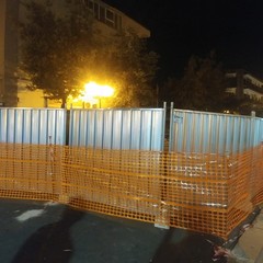 Caduta calcinacci in via Pisani, chiusa totalmente la strada al traffico