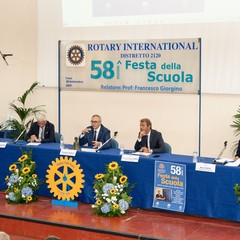 sette studenti della scuole superiori di Andria premiati dal Rotary Trani