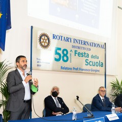 sette studenti della scuole superiori di Andria premiati dal Rotary Trani