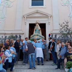 Folla di fedeli alla processione della Madonna dell'Altomare