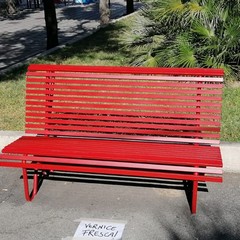 Ad Andria panchine rosse in ricordo delle donne vittime di femminicidio