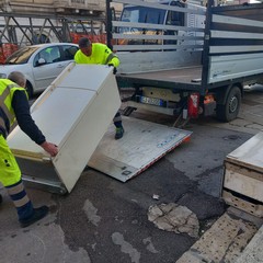 lavori di pulizia e bonifica al quartiere dell'Altomare