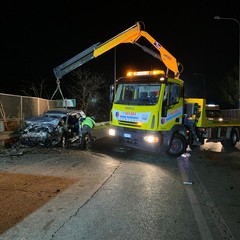 fasi del recupero dei mezzi e della pulizia della strada